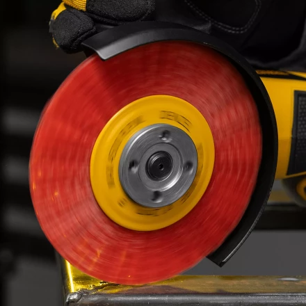 Щетка для УШМ, Denzel 125 мм, плоская, нейлоновая щетина, посадка 22,2 мм, 74461 купить в Когалыме