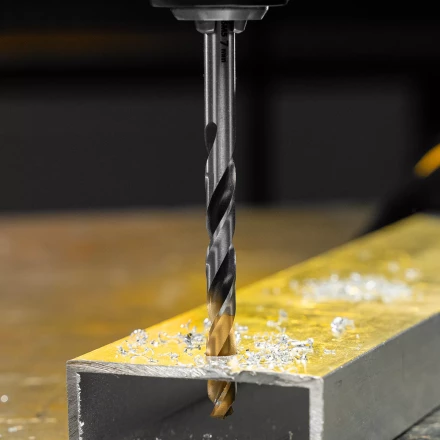 Сверло спиральное по металлу Denzel 7,0 x 109мм, Р6М5, Golden Tip, многогранная заточка 718280 купить в Когалыме