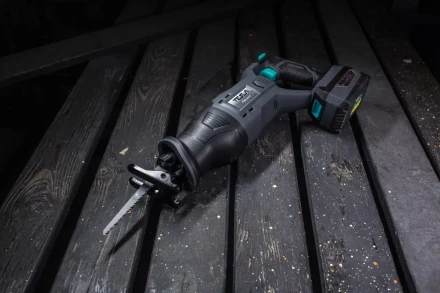 Ножовка TESLA TR18DC без акк. и з.у купить в Когалыме