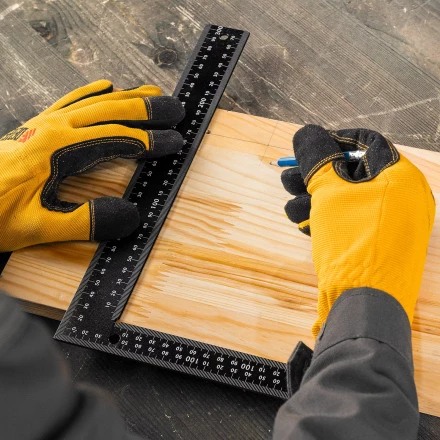 Угольник, 200 х 300 мм, алюминиевый, лазерная гравировка Denzel 32392 купить в Когалыме