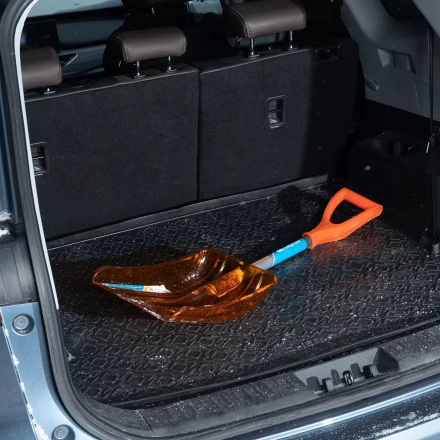 Лопата для уборки снега Сибртех 61673, поликарбонат, 270х360х840 мм, стальной черенок, усиленная купить в Когалыме