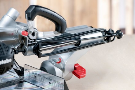 Пила торцовочная KGS 216 M 619260000 METABO купить в Когалыме