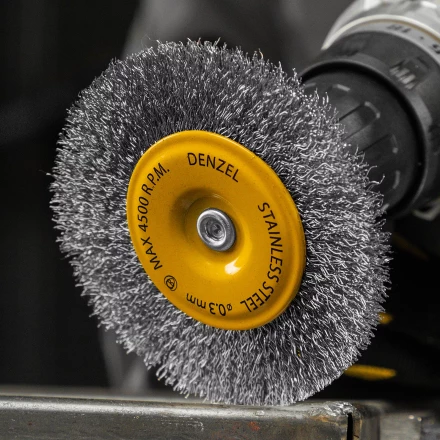 Щетка для дрели Denzel 100 мм, плоская, со шпилькой, нержавеющая витая проволока, 744793 купить в Когалыме