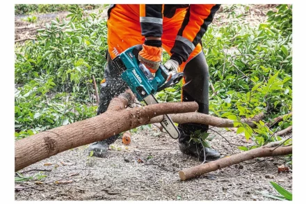 Аккумуляторная цепная пила 40v,  шина 35см Makita UC004GZ (без АКБ и ЗУ) купить в Когалыме