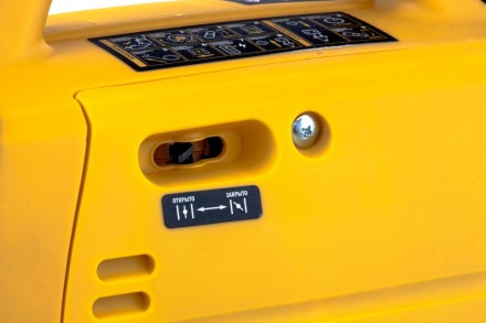 Генератор инверторный GT-2200iS, 2.2 кВт, 230 В, бак 4 л, закрытый корпус, ручной старт Denzel 94702 купить в Когалыме