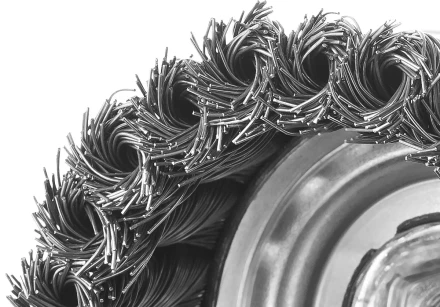 ЗУБР "ПРОФЕССИОНАЛ". Щетка чашечная для УШМ, плетеные пучки стальной проволоки 0,8мм, 65ммхМ14 35277-065_z02 купить в Когалыме