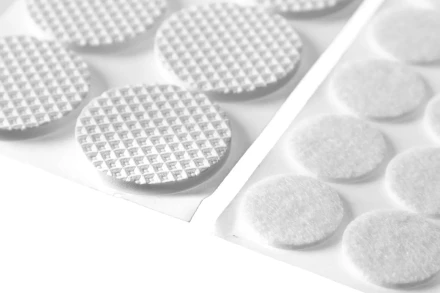 Набор STAYER &quot;COMFORT&quot;: Накладки самоклеящиеся на мебельные ножки, 98 шт, белые 40917-H98 купить в Когалыме