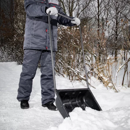 Движок для уборки снега пластиковый Сибртех, 570 х 470 х 1300 мм, стальная рукоятка, Россия, 615925 купить в Когалыме