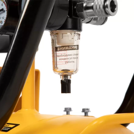 Компрессор безмасляный, малошумный Denzel DLS 3300/100, 3300 Вт,3x1100, 100 л, 570 л/мин ,блок управления купить в Когалыме