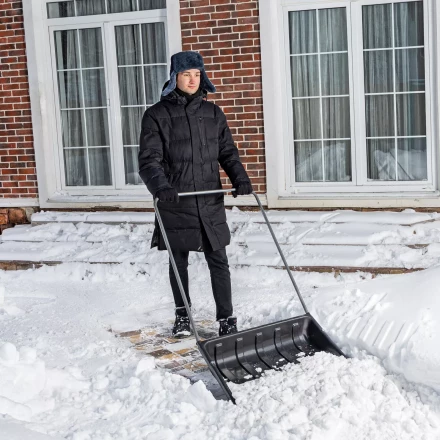 Движок для уборки снега пластиковый Сибртех, 695 х 540 х 1460 мм, стальная рукоятка, Россия 615935 купить в Когалыме