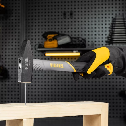 Молоток слесарный, 1000 г Denzel, кованый, фибергласовая рукоятка c TPR покрытием 10490 купить в Когалыме