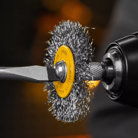 Набор щеток для дрели, 5 Плоских 25-38-50-63-75 мм, шпилька, нерж. вит. проволока Denzel 74495 купить в Когалыме