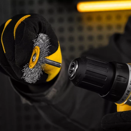 Щетка для дрели, 50 мм, Плоская, со шпилькой, нержавеющая витая проволока Denzel 744623 купить в Когалыме