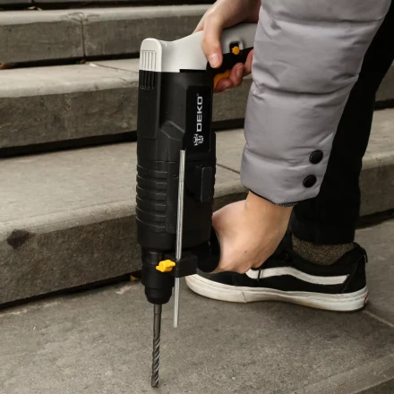 Перфоратор DKH650W DEKO, 063-4110, в кейсе купить в Когалыме