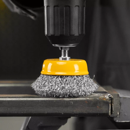 Щетка для дрели, 50 мм, Чашка, со шпилькой, нержавеющая витая проволока Denzel 744633 купить в Когалыме