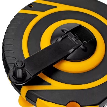 Рулетка геодезическая Denzel 30 м х 15 мм, закрытый корпус, фиберглассовая лента 31291 купить в Когалыме