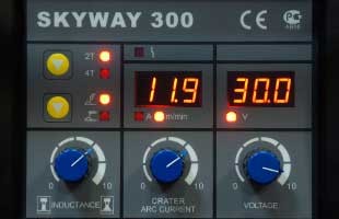 Инверторный сварочный полуавтомат Aurora-Pro SKYWAY 300 купить в Когалыме