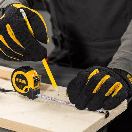 Рулетка Denzel 3м х 13мм, двухкомп. корпус, кнопка-пауза, 31540 купить в Когалыме