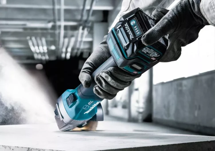 Угловая шлифовальная машина XGT Makita GA004GM201 купить в Когалыме
