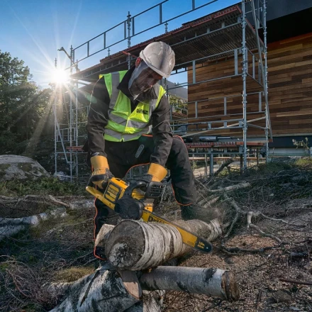 Пила цепная DCM575N аккумуляторная BRUSHLESS DeWalt купить в Когалыме