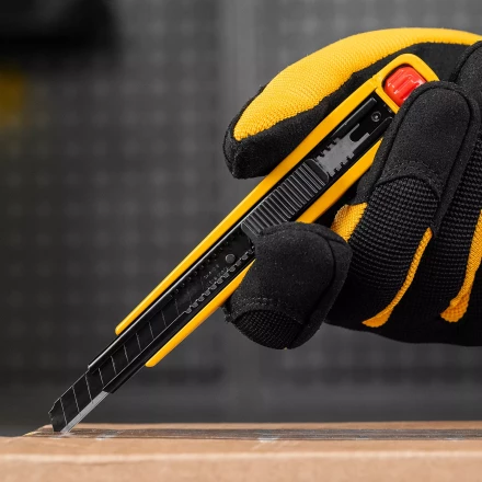 Нож Denzel, 9 мм, сменное лезвие, SK4, алюминиевый корпус, торцевой зажим, 78901 купить в Когалыме