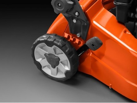 Газонокосилка бензиновая Husqvarna LC 551SP. Профи самоходная KawasakiFJ180 купить в Когалыме