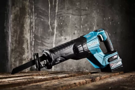 Аккумуляторная сабельная пила Makita XGT JR001GM201 купить в Когалыме