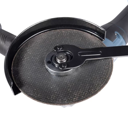 Угловая шлифмашина аккумуляторная бесщеточная КВТ GB-20-125 с оснасткой до 125 мм (102595) купить в Когалыме