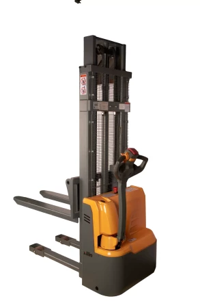 Штабелер самоходный 1,5 т 3,0 м XILIN CDD15R-EN 24/105 В/Ач с раздвижными вилами 1022682 купить в Когалыме