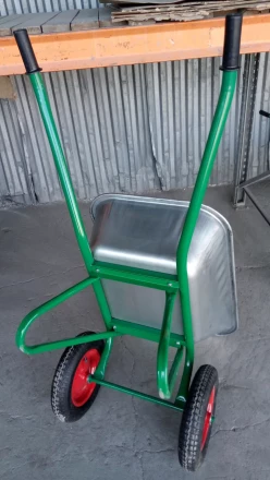 Тачка садово-строительная 2-х колесная усиленная грузоподъемность 320 кг объем 100 л Сибртех 68936 купить в Когалыме