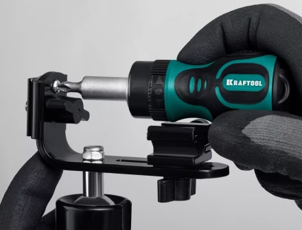 Отвертка реверсивная с битами 26190-H7 купить в Когалыме