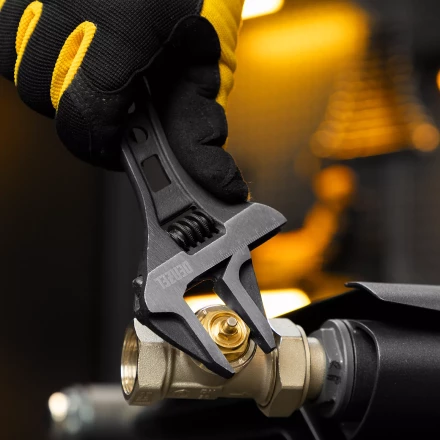 Ключ разводной 155 мм Denzel 15753, CrV, кованый, укороченная рукоятка купить в Когалыме