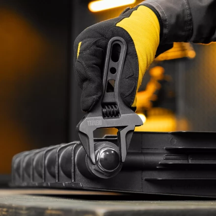 Ключ разводной 155 мм Denzel 15753, CrV, кованый, укороченная рукоятка купить в Когалыме