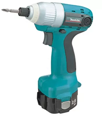 Аккумуляторный ударный шуруповёрт Makita 6980FDWAE купить в Когалыме