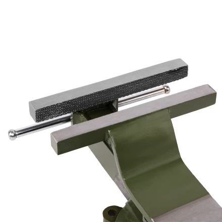 Тиски слесарные Сибртех 18621, 200 мм, стальные, поворотные купить в Когалыме