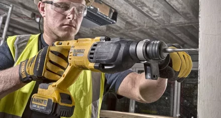 Перфоратор аккуммуляторный DeWalt DCH 133 N купить в Когалыме