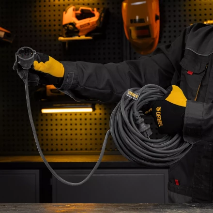 Удлинитель-шнур силовой Denzel Top Series 37420, КГТТ, 20м, 1 розетка, 3 x 1,5 мм, 3 м купить в Когалыме