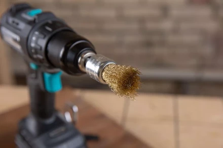 Кордщетка HAMMER кисть 25мм для дрели гофрированная латунированная сталь (207-210) купить в Когалыме