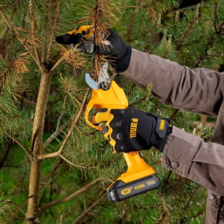 Перчатки универсальные, усиленные, с защитными накладками, размер 10// Denzel 68003 купить в Когалыме
