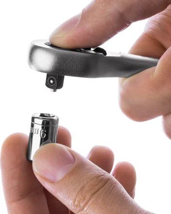 Трещотка для торцовых головок KRAFTOOL "EXPERT", Сr-V сталь, 72 зубца, 1/4" 27791-1/4_z02 купить в Когалыме