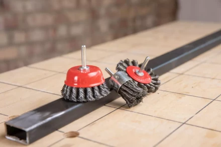 Кордщетка HAMMER кисть 28мм для дрели витая сталь (207-211) купить в Когалыме