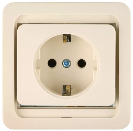 Розетка СВЕТОЗАР "ГАММА" одинарная, с заземлением, цвет бежевый, 16А/~250В SV-54105-B купить в Когалыме