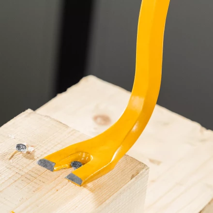 Лом-гвоздодер Denzel, 600 мм, шестигранный 16 мм, окрашенный, сталь 65, 25203 купить в Когалыме