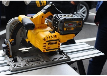 Пила погружная DCS 520NT FLEXVOLT DeWalt аккумуляторная купить в Когалыме