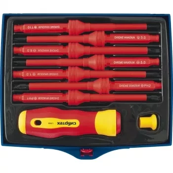 Диэлектрическая отвертка со сменными жалами до 1000В 9 предм CrV Сибртех 12938 купить в Когалыме