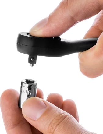 Трещотка для торцовых головок KRAFTOOL "EXPERT", Сr-V сталь, 72 зубца, пластиковое покрытие, 1/4" 27796-1/4_z02 купить в Когалыме