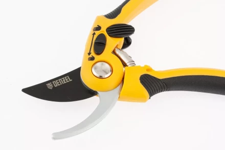 Набор: Сучкорез телескопический 22-29” и секатор прямого реза Denzel 7760505 купить в Когалыме