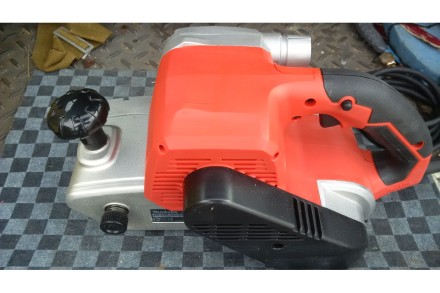Ленточная шлифмашина Makita M9400 купить в Когалыме