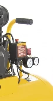 Компрессор масляный поршневой ременной  DENZEL PC 2/100-400 Х-PRO 58074 купить в Когалыме