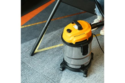 Пылесос промышленный DEKO DKVC-1400-15S, 015-0030 купить в Когалыме